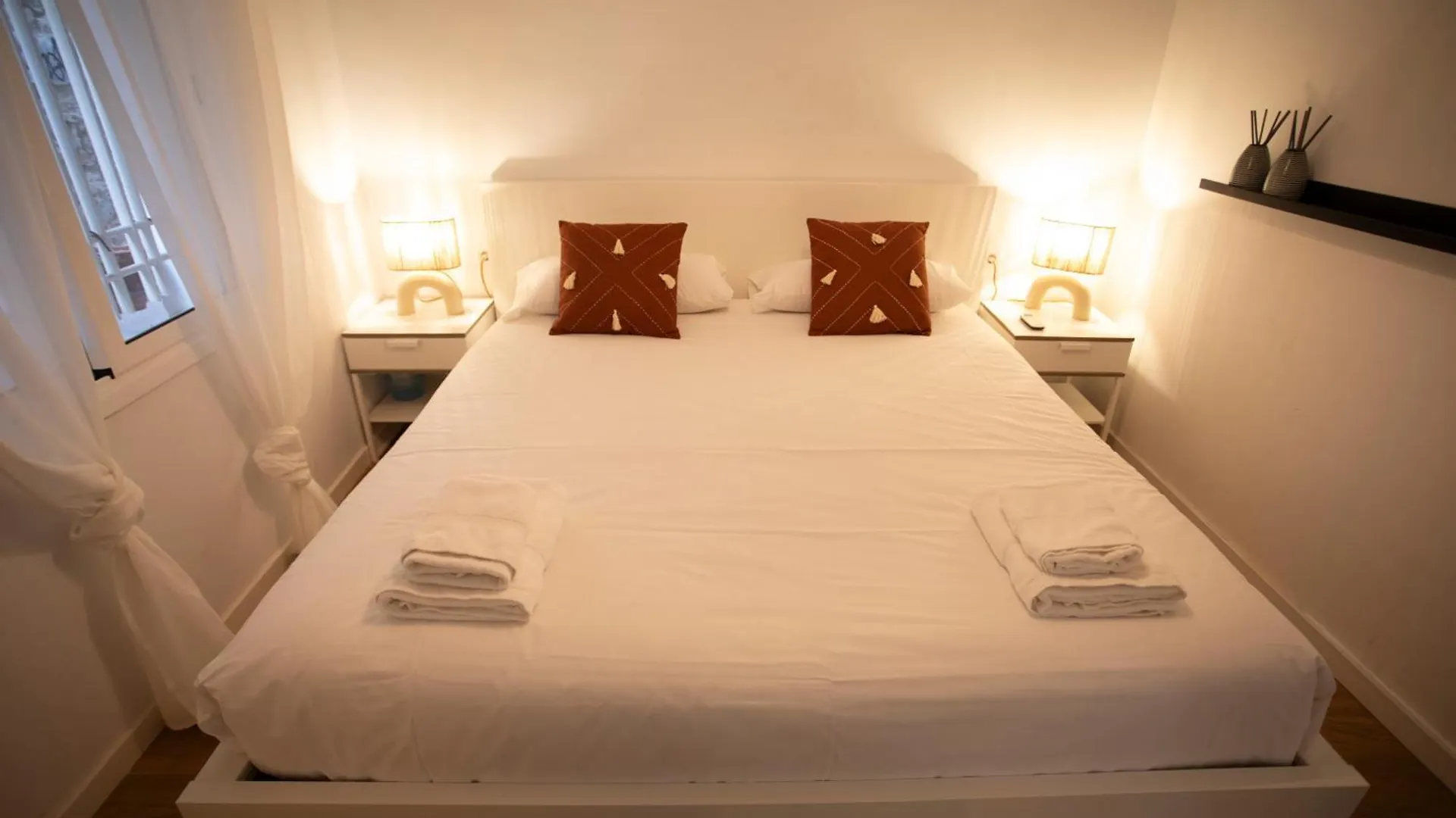Flateli Portal Nou Apartment Girona Spain