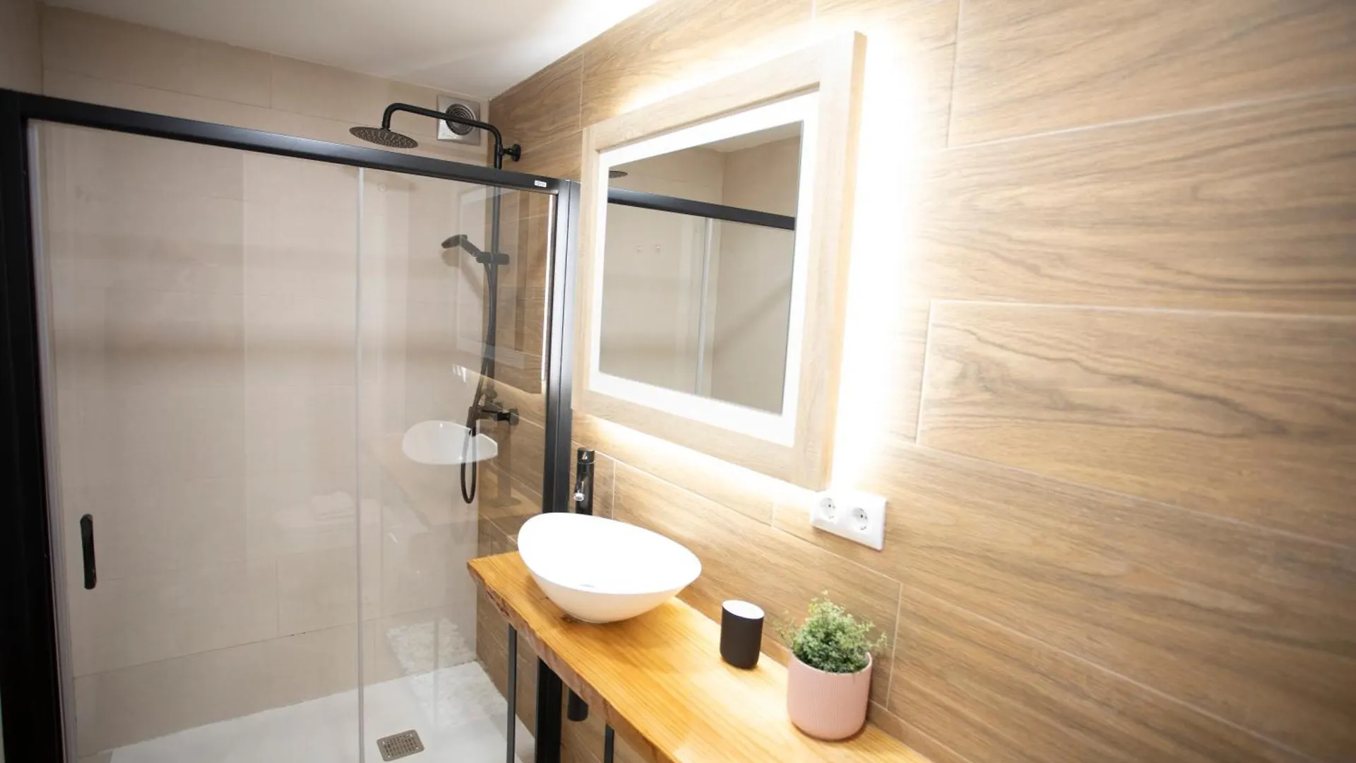 Flateli Portal Nou Apartment Girona