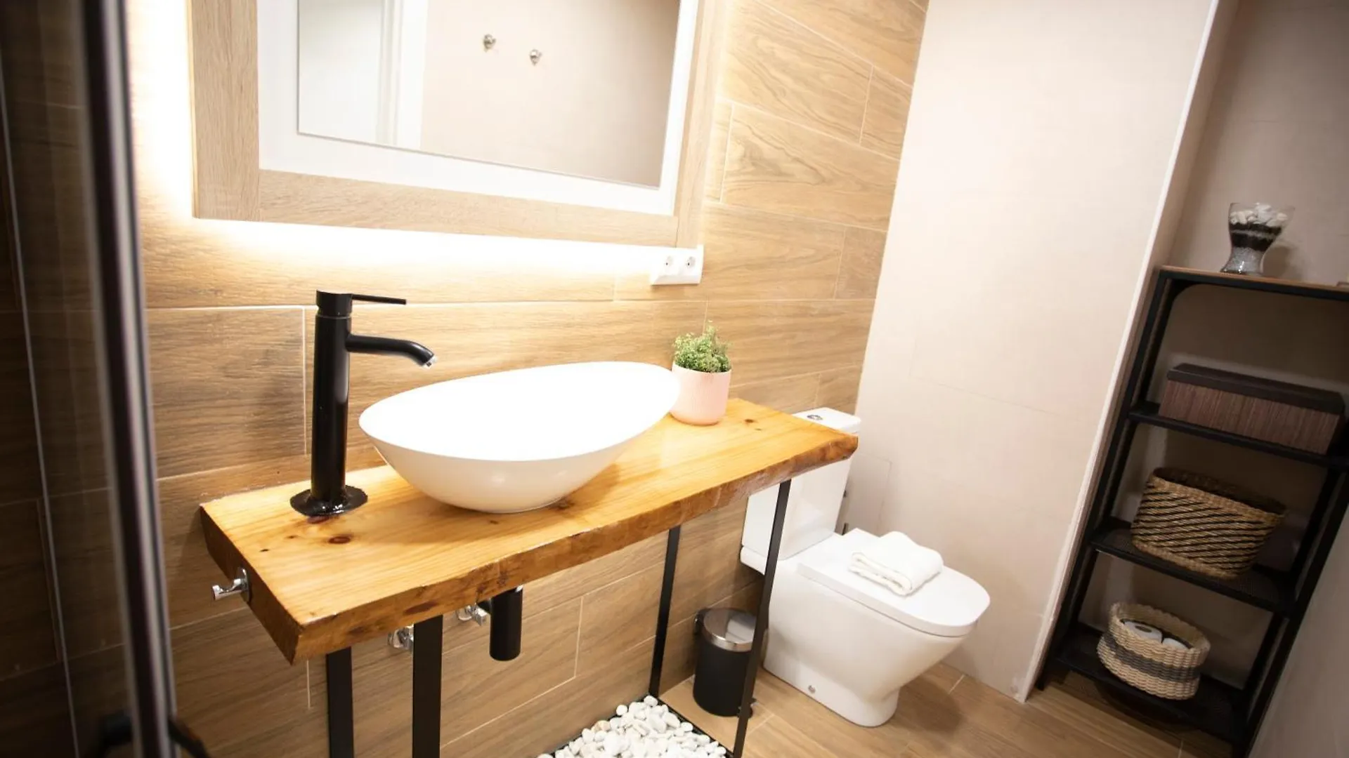 Flateli Portal Nou Apartment Girona Spain